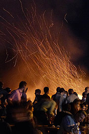 Sonnwendfeuer Taufkirchen 2014 (©Foto: Ingrid Grossmann)